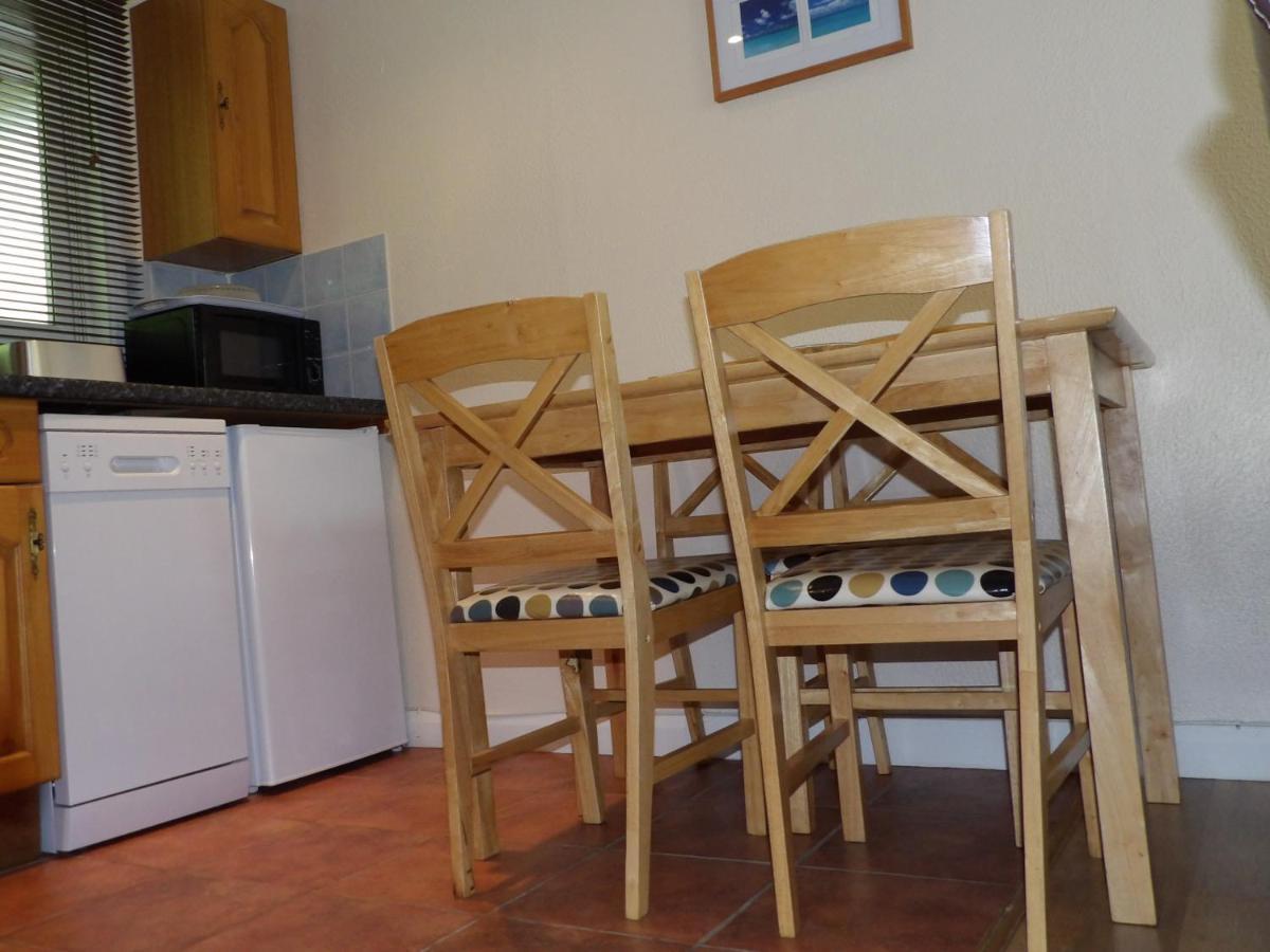 Hengar Select Villa Saint Tudy Екстериор снимка