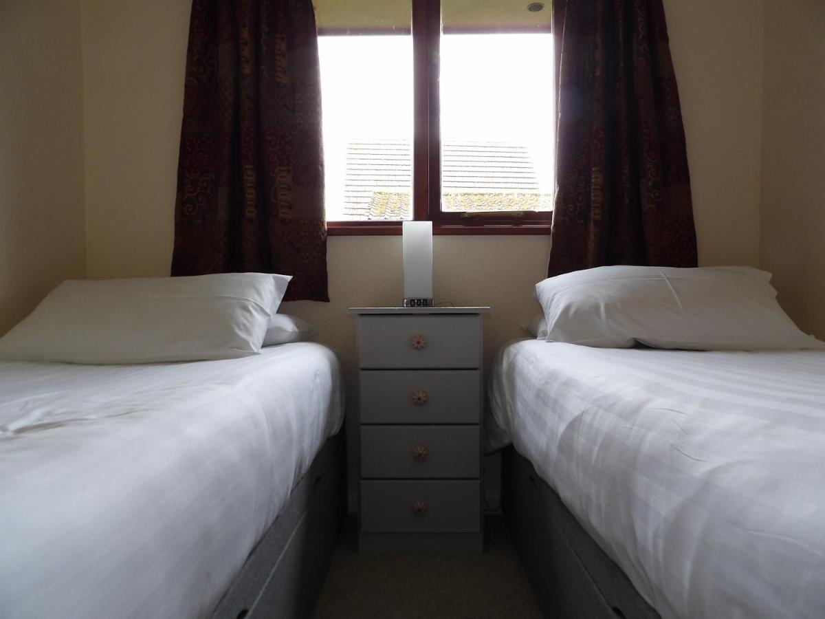 Hengar Select Villa Saint Tudy Екстериор снимка